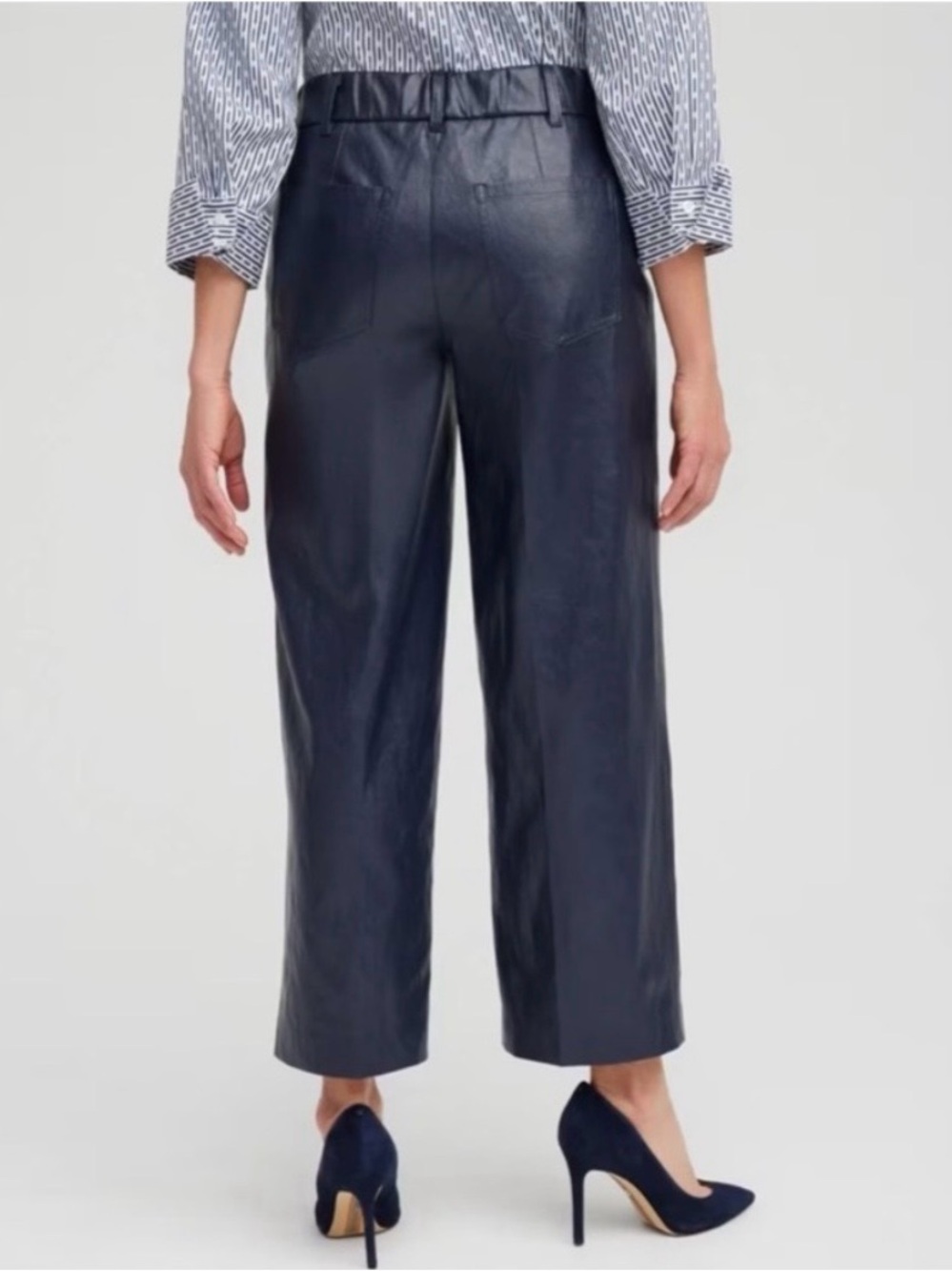 Chico’s Navy Faux Leather Wide Leg Ankle Pants Size 3.5 (18R) - Picture 3 of 9